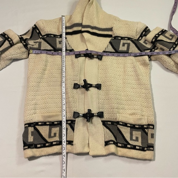 Vintage Tundra Pure Virgin Wool Toggle Sweater Size Large - Picture 9 of 11
